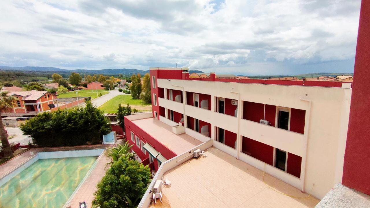 Hotel Mater Mediterranea Senorbi Экстерьер фото